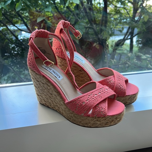 NWOT Steve Madden Sandals - Picture 1 of 6